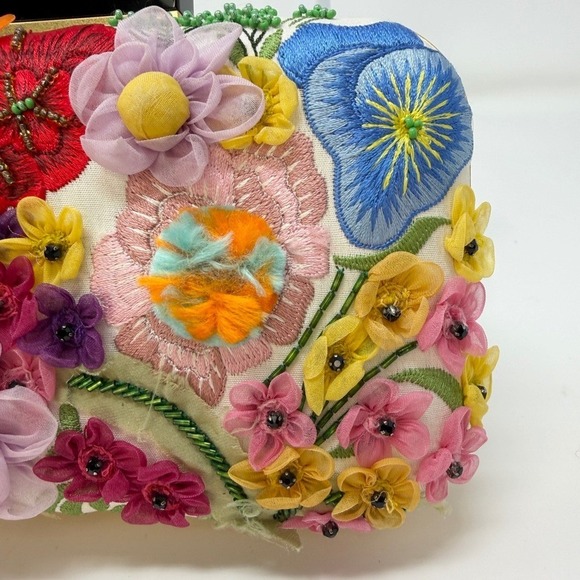 Alice + Olivia Shirley 3D Floral Clutch Bag Cream Multi Color Gold Chain Strap - Picture 12 of 13